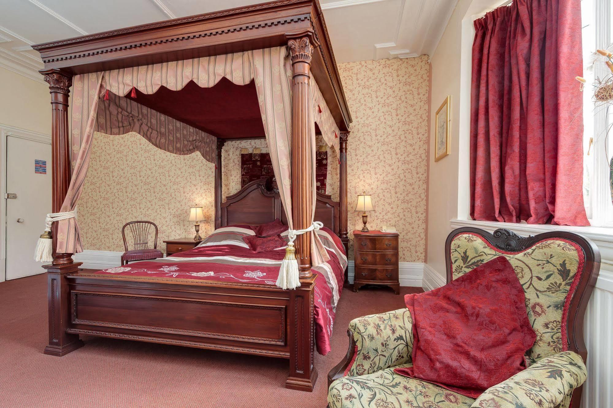 Station Hotel Ashbourne  Extérieur photo