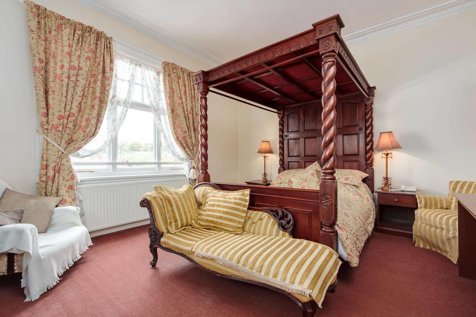 Station Hotel Ashbourne  Extérieur photo